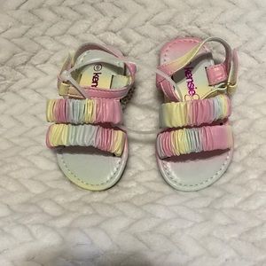 Kenzie toddler sandals nwot